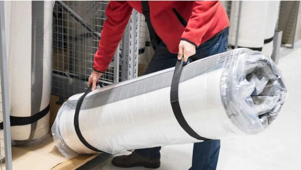 Colchón de muelles ensacados enrollado y envasado al vacío