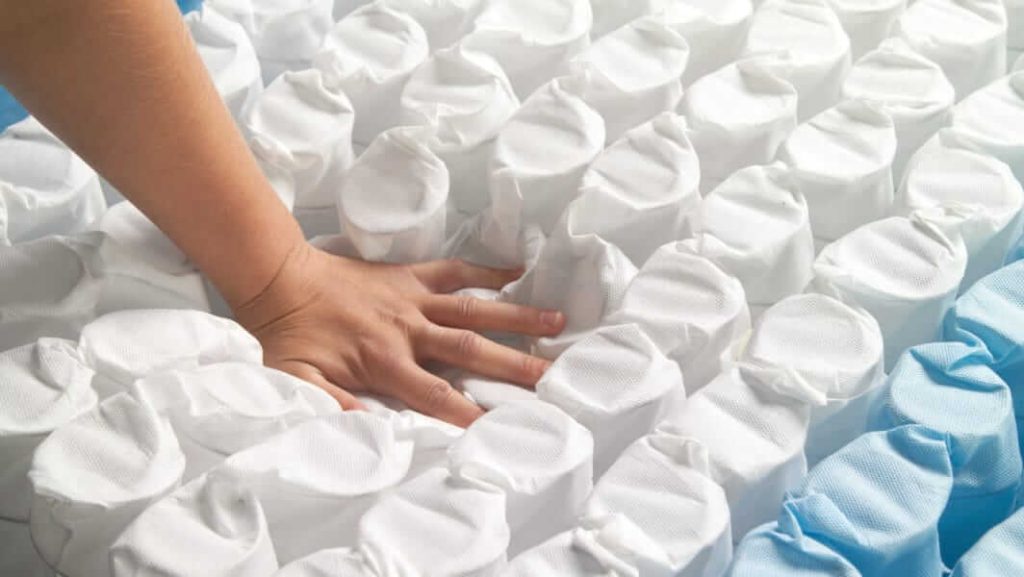 Muelles ensacados en el interior de un colchón